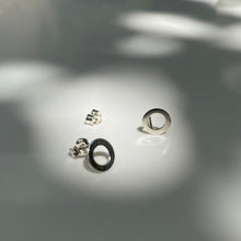 Load image into Gallery viewer, Silver ring earrings
