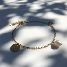 Load image into Gallery viewer, Gold Pearl and Dukat bracelet
