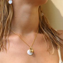 Load image into Gallery viewer, Gold Kiki Seashell necklace