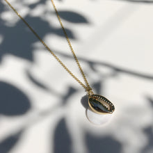 Load image into Gallery viewer, Gold Kiki Seashell necklace