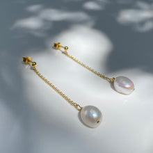 Load image into Gallery viewer, Gold Pearl Drop earrings