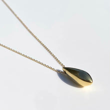Učitaj sliku u preglednik galerije, Gold Drop necklace