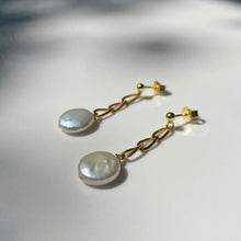 Load image into Gallery viewer, Gold Flat Pearl Chain earrings