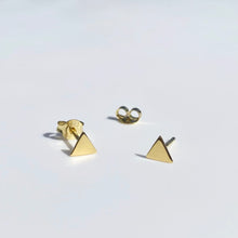 Učitaj sliku u preglednik galerije, Gold Triangle earrings