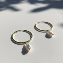 Load image into Gallery viewer, Gold Pearl Creole earrings