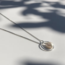 Load image into Gallery viewer, Silver pearl necklace