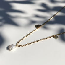 Load image into Gallery viewer, Gold Pearl and Dukat necklace