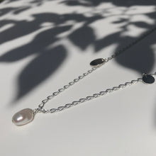 Load image into Gallery viewer, Silver Pearl and Dukat necklace