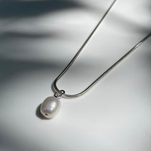 Load image into Gallery viewer, Silver Round Snake necklace