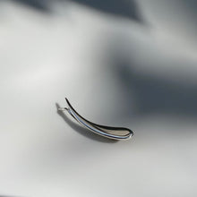 Load image into Gallery viewer, Silver Tear earrings